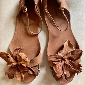 Miu Miu 40 leather orchid flower flat sandals